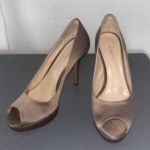 Vintage DAVIDE ALBERTARIO Milano pumps. Size 7. Gold.